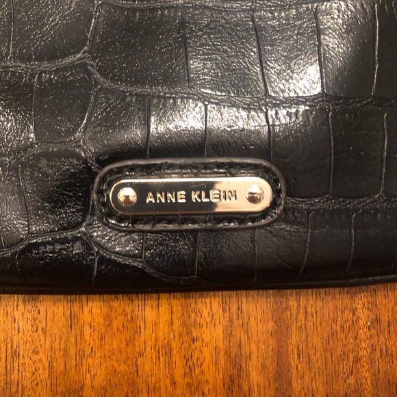 Anne Klein Small Purse - Picture 4 of 6